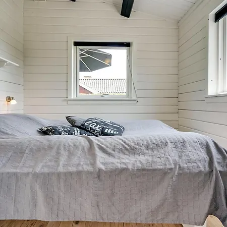 Olwir - 400m To The Fjord By Interhome